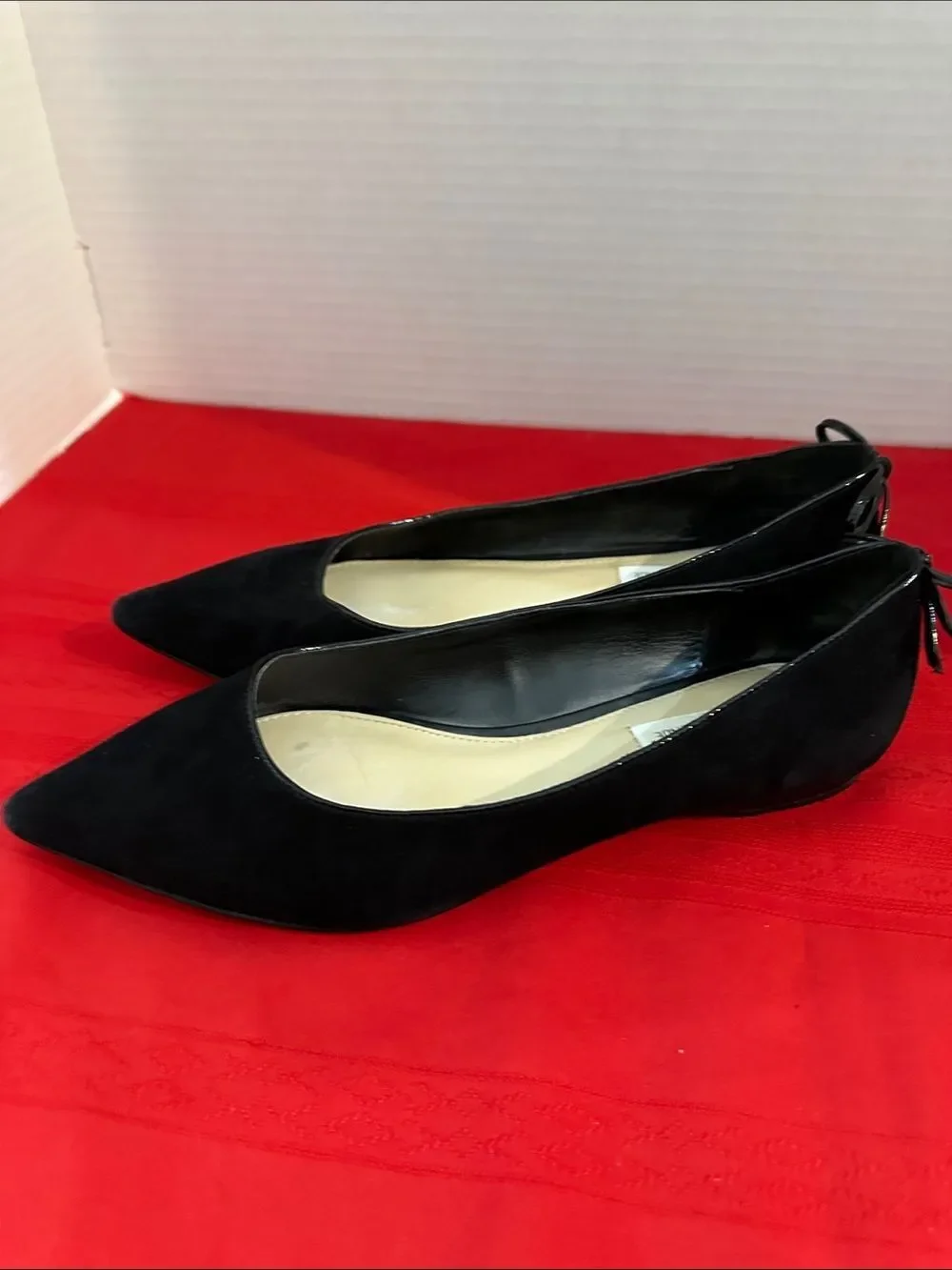 Saks 5th Avenue Black Pointed Toe Flats w/ Back Bow Tie - Size 8
